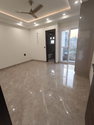 Room in 3 BHK Builder Floor at Sector 57 – for Sale