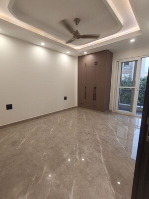 Room in 3 BHK Builder Floor at Sector 57 – for Sale