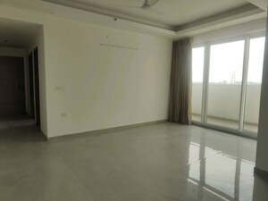 Room in 3 BHK Builder Floor at Sector 21 – for Rent