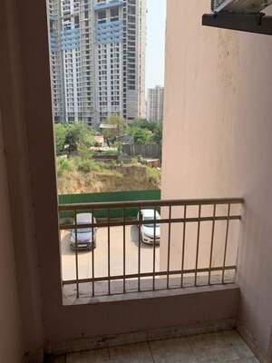 2.5 BHK Apartment For Rent in Supertech Crown Town, Sector 74