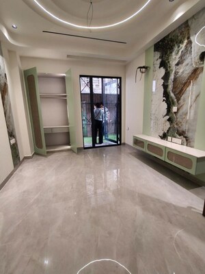 Room in 3 BHK Builder Floor at Sector 57 – for Sale