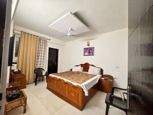 Bedroom in 3 BHK Builder Floor at Sector 23 – for Rent