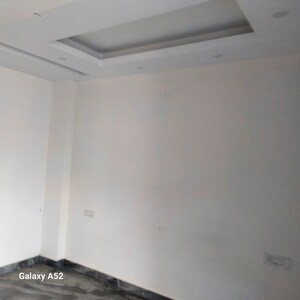 Room in 2 BHK Builder Floor at Dwarka Mor – for Rent