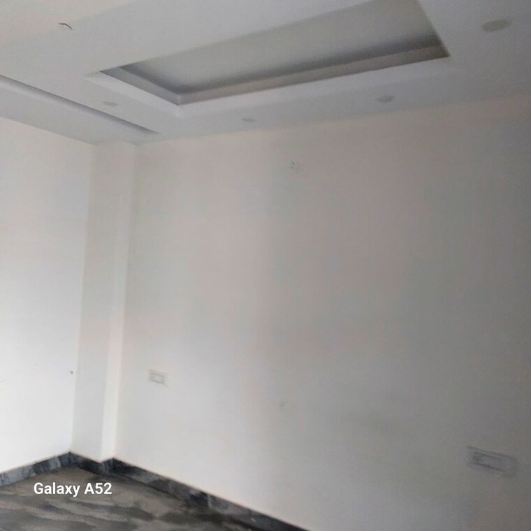 Room, dwarka mor 2 Bedroom 110 Sq.Yd. Builder Floor In Dwarka Mor Delhi 10698411