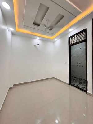 Room in 4 BHK Independent House at Uttam Nagar – for Sale