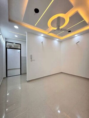 Room in 4 BHK Independent House at Uttam Nagar – for Sale