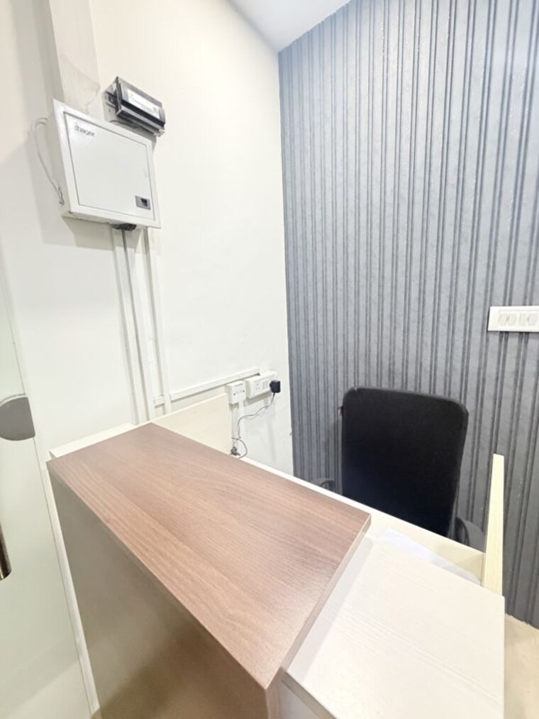 Bathroom, emaar-emerald-plaza Commercial Office Space 670 Sq.Ft. In Sector 65 Gurgaon 10698427