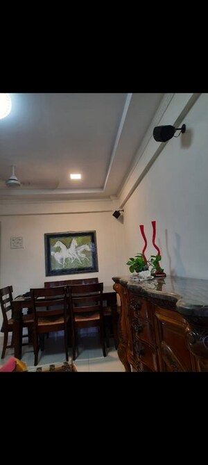Furnished Amenities in 1.5 BHK Apartment at Rays Apartment, Bandra West – for Sale