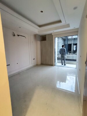 Room in 3 BHK Builder Floor at Sector 51 – for Sale