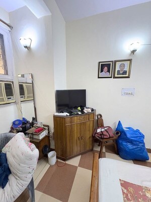 Team Area in 2.5 BHK Apartment at Vikas Puri – for Rent