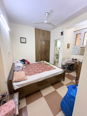 Bedroom in 2.5 BHK Apartment at Vikas Puri – for Rent