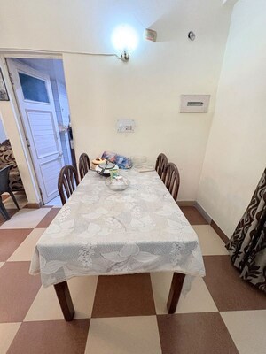 Team Area in 2.5 BHK Apartment at Vikas Puri – for Rent