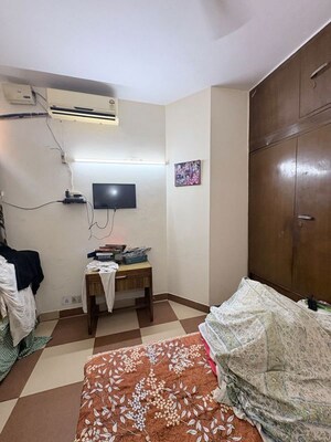 Team Area in 2.5 BHK Apartment at Vikas Puri – for Rent