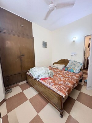 Bedroom in 2.5 BHK Apartment at Vikas Puri – for Rent