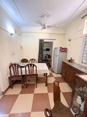 Team Area in 2.5 BHK Apartment at Vikas Puri – for Rent
