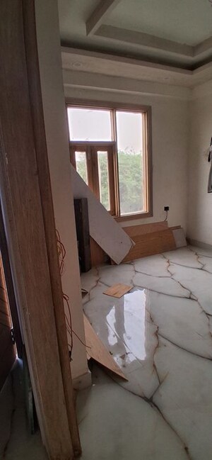 Furnished Amenities in 3 BHK Builder Floor at Mehrauli – for Sale