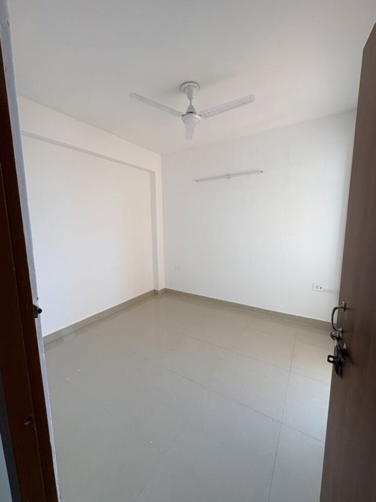 Room, landmark-the-homes-81 2.5 Bedroom 645 Sq.Ft. Apartment In Sector 81 Gurgaon 10698472