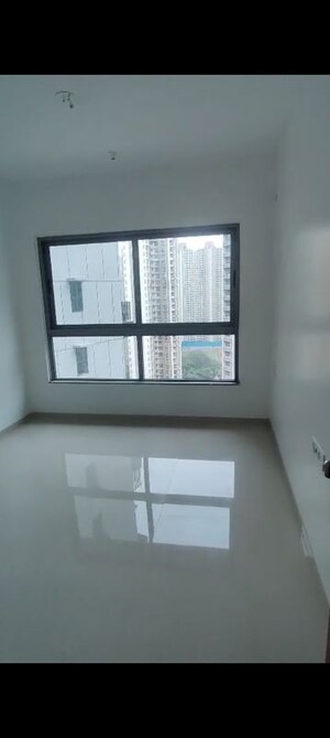 Room in 3 BHK Apartment at Kalpataru Immensa, Kolshet Road – for Rent