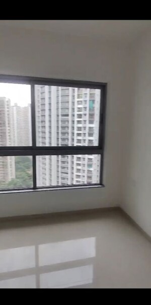 Room in 3 BHK Apartment at Kalpataru Immensa, Kolshet Road – for Rent
