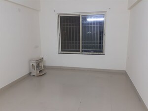 Room in 2 BHK Apartment at Uttam Townscapes, Yerawada – for Rent