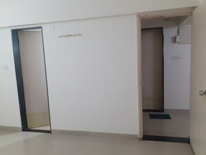 Room in 2 BHK Apartment at Uttam Townscapes, Yerawada – for Rent