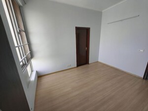 Room in 3.5 BHK Apartment at Pioneer Park Phase 1, Sector 61 – for Rent