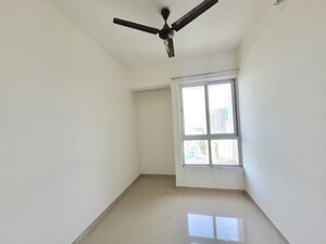 Room in 1.5 BHK Apartment at Godrej Emerald, Ghodbunder Road – for Rent
