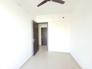Room in 1.5 BHK Apartment at Godrej Emerald, Ghodbunder Road – for Rent