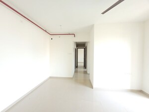 Room in 1.5 BHK Apartment at Godrej Emerald, Ghodbunder Road – for Rent