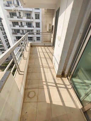 Balcony in 3.5 BHK Apartment at Parsvnath Exotica, Sector 53 – for Rent