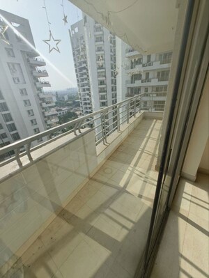 Balcony in 3.5 BHK Apartment at Parsvnath Exotica, Sector 53 – for Rent