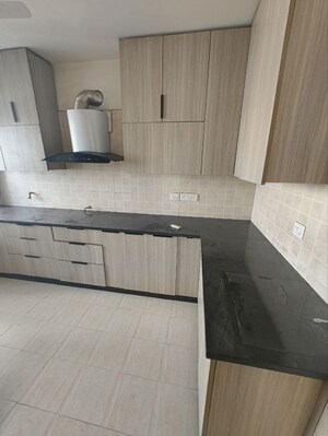 Kitchen in 3.5 BHK Apartment at Parsvnath Exotica, Sector 53 – for Rent