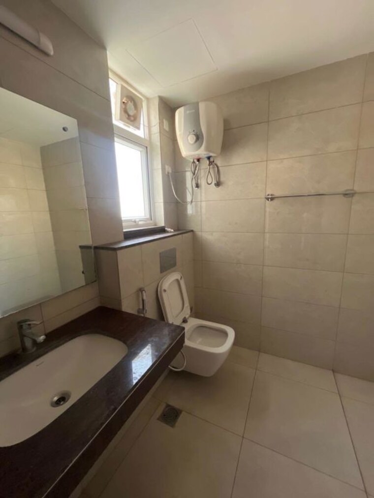 Bathroom, sector 23 3 Bedroom 1600 Sq.Ft. Builder Floor In Sector 23 Gurgaon 10698592