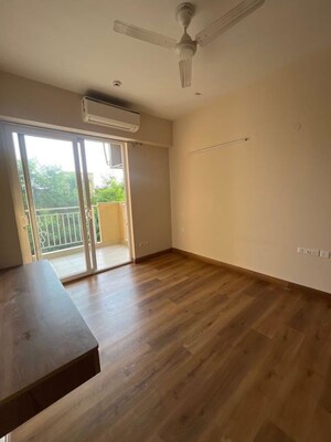 Room in 3 BHK Builder Floor at Sector 23 – for Rent