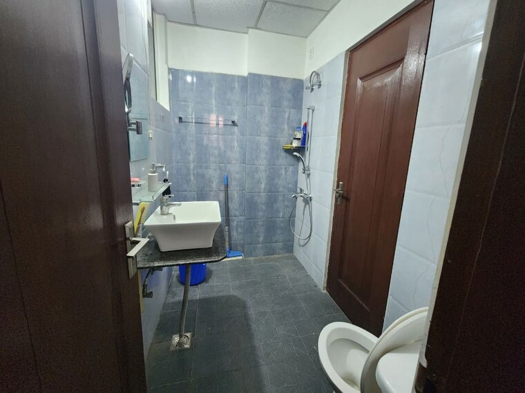 Bathroom, sushma-crescent 3 Bedroom 1860 Sq.Ft. Apartment In Dhakoli Zirakpur 10698605