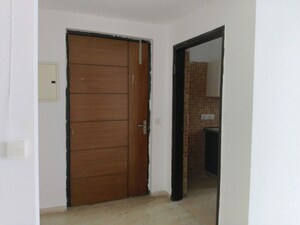 Room in 3 BHK Builder Floor at Sector 21 – for Rent