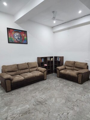 Living Room in  Pg at Sector 43 – for Rent