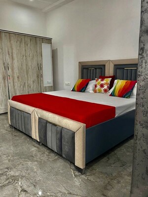 Bedroom in  Pg at Sector 43 – for Rent