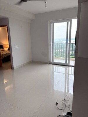 Room in 2 BHK Apartment at Tata Eureka Park, Sector 150 – for Rent