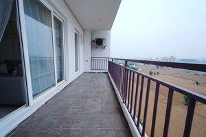 Balcony in 2 BHK Builder Floor at Sector 21 – for Rent