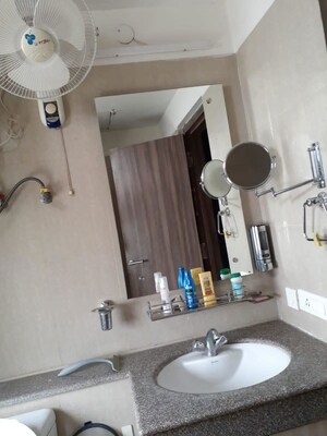Team Area in 3 BHK Builder Floor at Sector 21 – for Rent