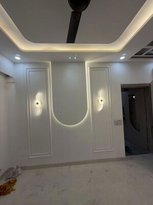 Building Lobby in 3 BHK Builder Floor at Sector 21 – for Rent