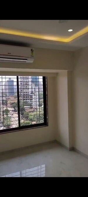Room in 3 BHK Apartment at Ocean Heights Mumbai Central, Rto Colony – for Rent