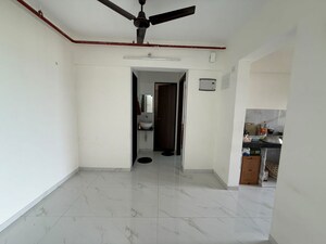 Room in 1 BHK Apartment at Anant Metropolis Insignia Towers, Kasarvadavali – for Rent