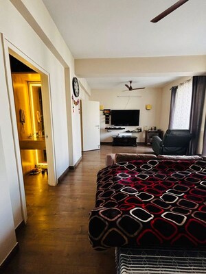 Bedroom in 4 BHK Builder Floor at Sector 22 – for Rent
