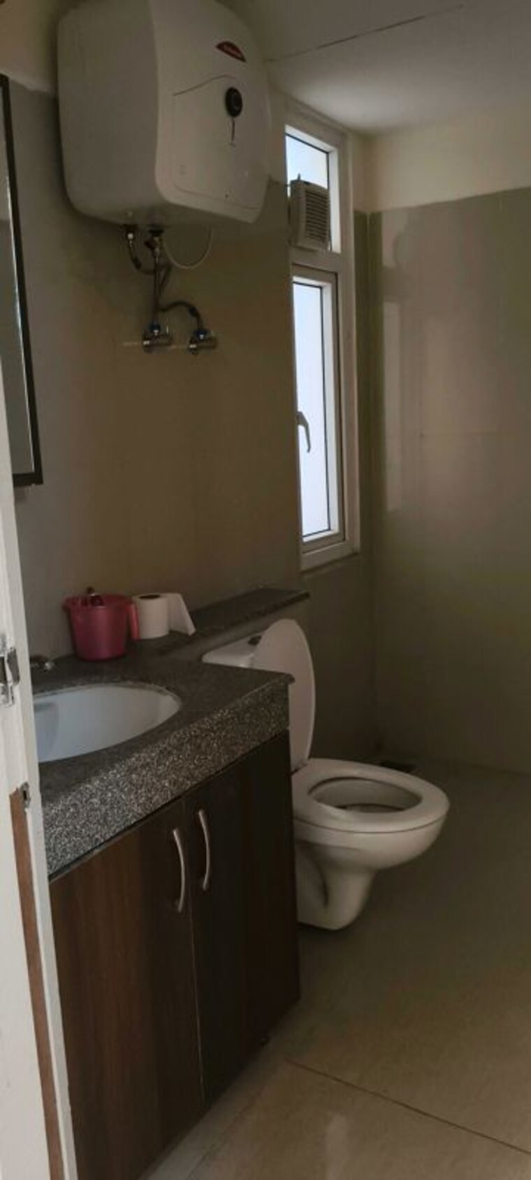 Bathroom, sector 23 3 Bedroom 1550 Sq.Ft. Builder Floor In Sector 23 Gurgaon 10698710
