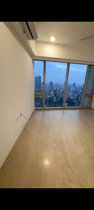 Room in 2 BHK Apartment at Lodha The Park, Worli – for Rent