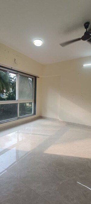 Room in 1 BHK Apartment at Aashirwad Apartments Santacruz, Santacruz East – for Rent