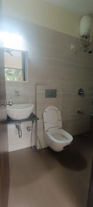 Bathroom in 1 BHK Apartment at Aashirwad Apartments Santacruz, Santacruz East – for Rent