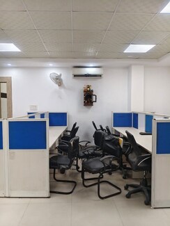 Office Space For Rent in Sector 63